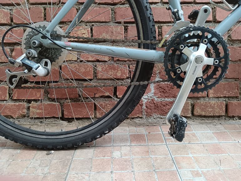 Used Specialized Stumpjumper Anni 90 1990 Mountainbike, Gris claro — image 2 of 3
