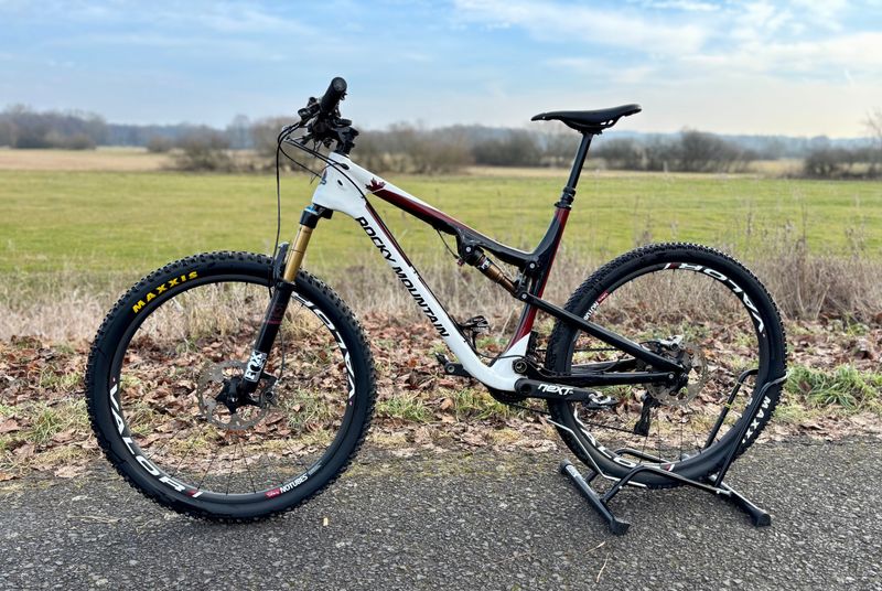 Used Rocky Mountain Thunderbolt Shimano XTR Di2 2017 Mountainbike, White — image 1 of 3