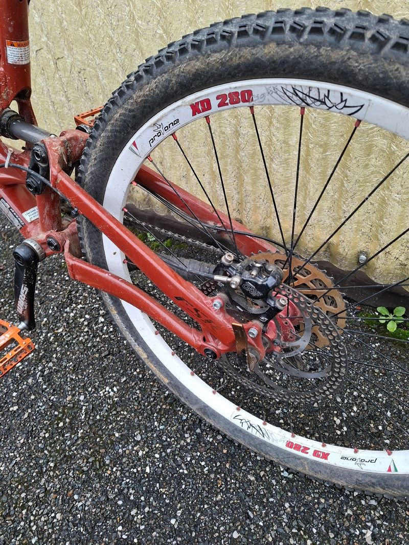 Specialized Enduro SRAM X9 2006 Mountainbike de segunda mano, Rojo — imagen 8 de 8