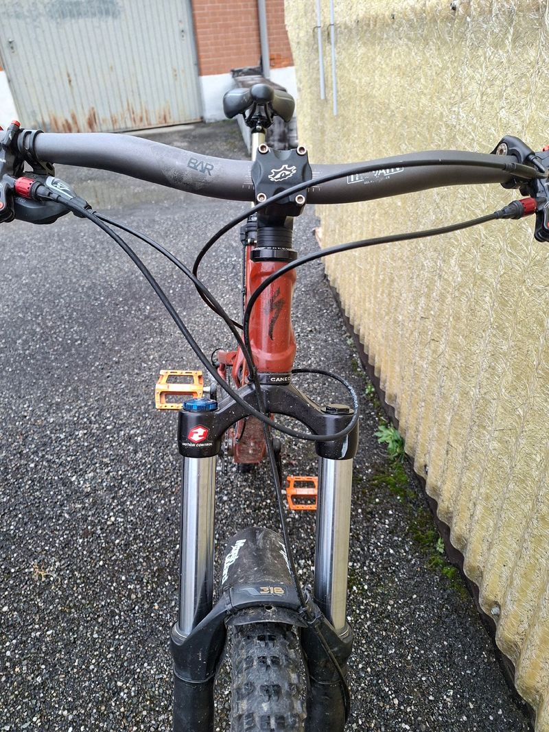 Specialized Enduro SRAM X9 2006 Mountainbike de segunda mano, Rojo — imagen 6 de 8