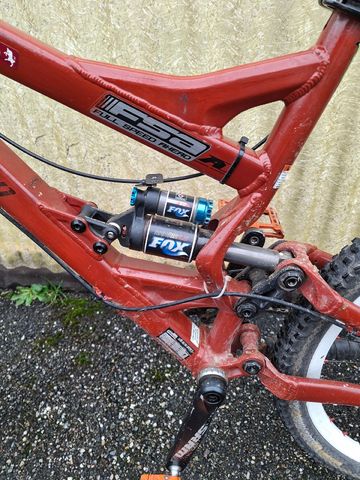 Specialized Enduro SRAM X9 2006 Mountainbike de segunda mano, Rojo — imagen 7 de 8