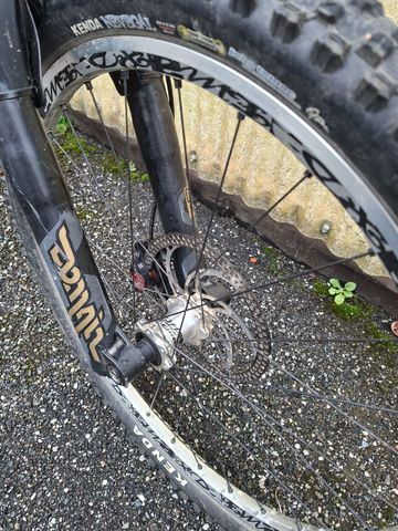 Specialized Enduro SRAM X9 2006 Mountainbike de segunda mano, Rojo — imagen 5 de 8