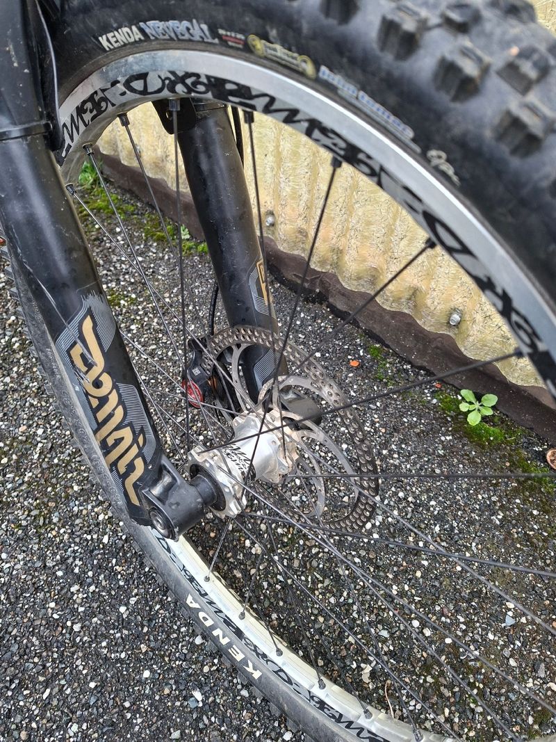 Specialized Enduro SRAM X9 2006 Mountainbike de segunda mano, Rojo — imagen 5 de 8
