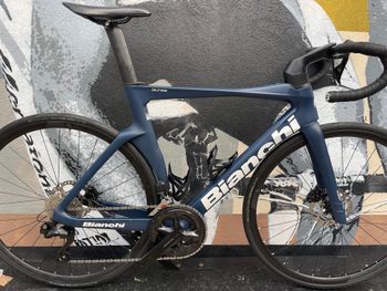 Bianchi, Oltre Comp 105 Di2 2025