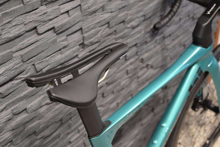 Used Bianchi Oltre Comp Ultegra Di2 2026 Road & Gravel, Green — image 7 of 9