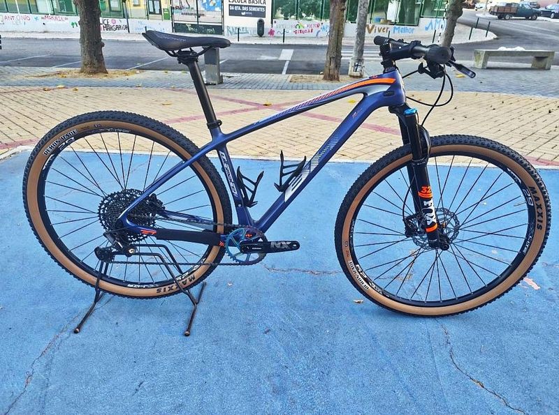 Gebrauchtes BH Ultimate SRAM GX Eagle 2020 Mountainbike, Blau — Bild 1 von 4