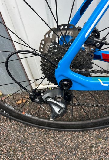 Used Trek Domane 6.2 Disc Compact 2016 2016 Road & Gravel, Blue — image 4 of 6