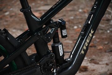 Brugt Trek Slash SRAM GX Eagle AXS (T-Type) 2024 Mountainbike — billede 2 af 22