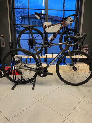 Brugt Giant TCR Advanced 2 (KOM) 2026 Road & Gravel