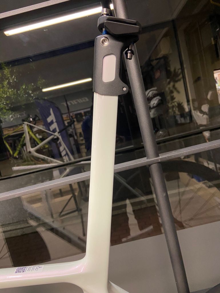 Used Giant Giant TCR Advanced SL Terrain Tracker Frameset Frameset 2026 Road & Gravel, White — image 11 of 11