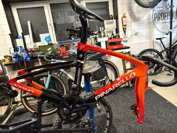 Used Pinarello DOGMA F DURA ACE Di2 2025 Frameset 2025 Road & Gravel, Orange — image 6 of 14