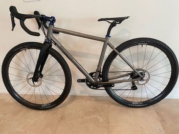 Used Moots 2021 Moots Routt 45 Ti Frame 2025 Shimano GRX 12 Sp. Mechanical Group 2021 Road & Gravel, Light Gray — image 3 of 13