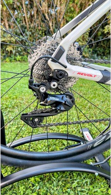 Tweedehands Giant Revolt Advanced 2 2020 2020 Road & Gravel — afbeelding 7 van 8