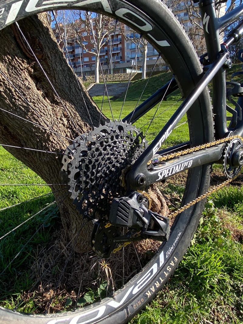 Used Specialized Epic SRAM X01 Eagle AXS 2023 Mountainbike, Black — image 8 of 9