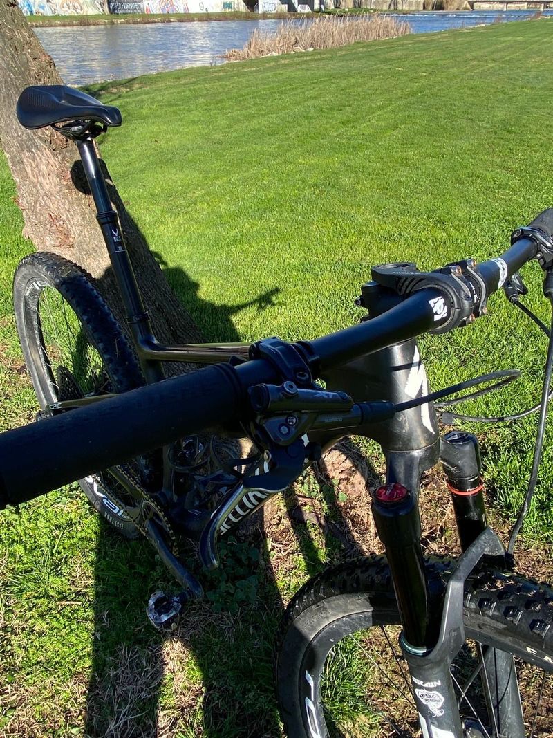 Used Specialized Epic SRAM X01 Eagle AXS 2023 Mountainbike, Black — image 3 of 9
