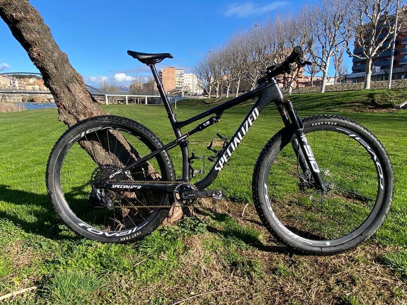 Used Specialized Epic SRAM X01 Eagle AXS 2023 Mountainbike, Black — image 1 of 9