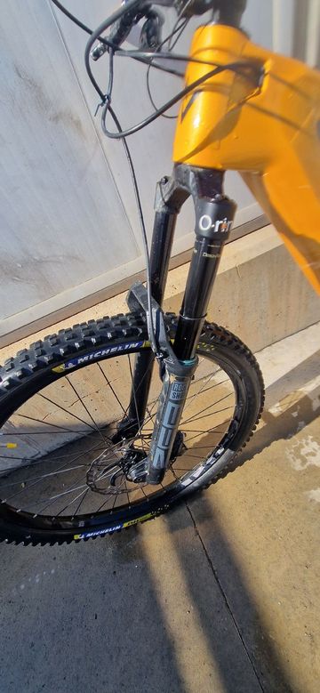 Used Norco Range VLT C2 2023 2023 Mountainbike, Orange, 29 — image 5 of 10
