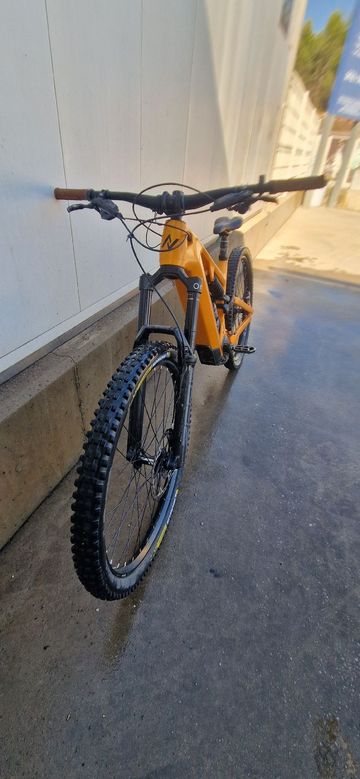 Used Norco Range VLT C2 2023 2023 Mountainbike, Orange, 29 — image 2 of 10