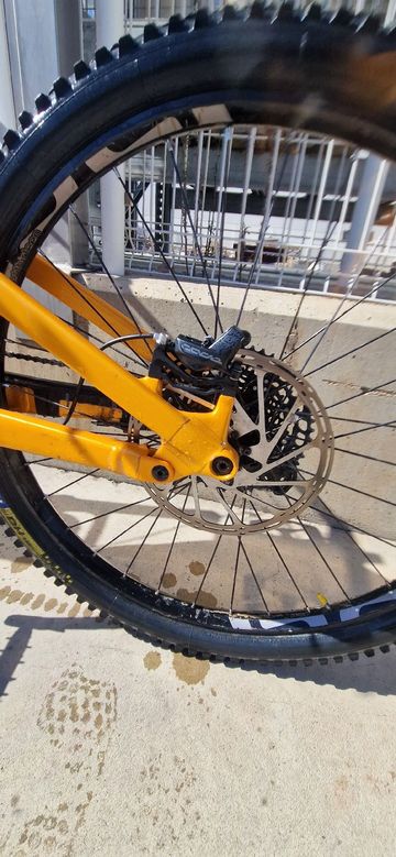 Used Norco Range VLT C2 2023 2023 Mountainbike, Orange, 29 — image 8 of 10
