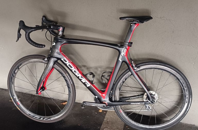 Used Pinarello Dogma SRAM Red eTap AXS 2017 Road & Gravel — image 2 of 6