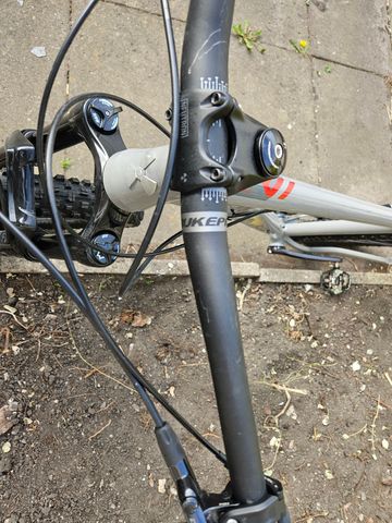 Nukeproof Scout 290 Comp 2021 2021 Mountainbike de segunda mano, Gris claro — imagen 9 de 15