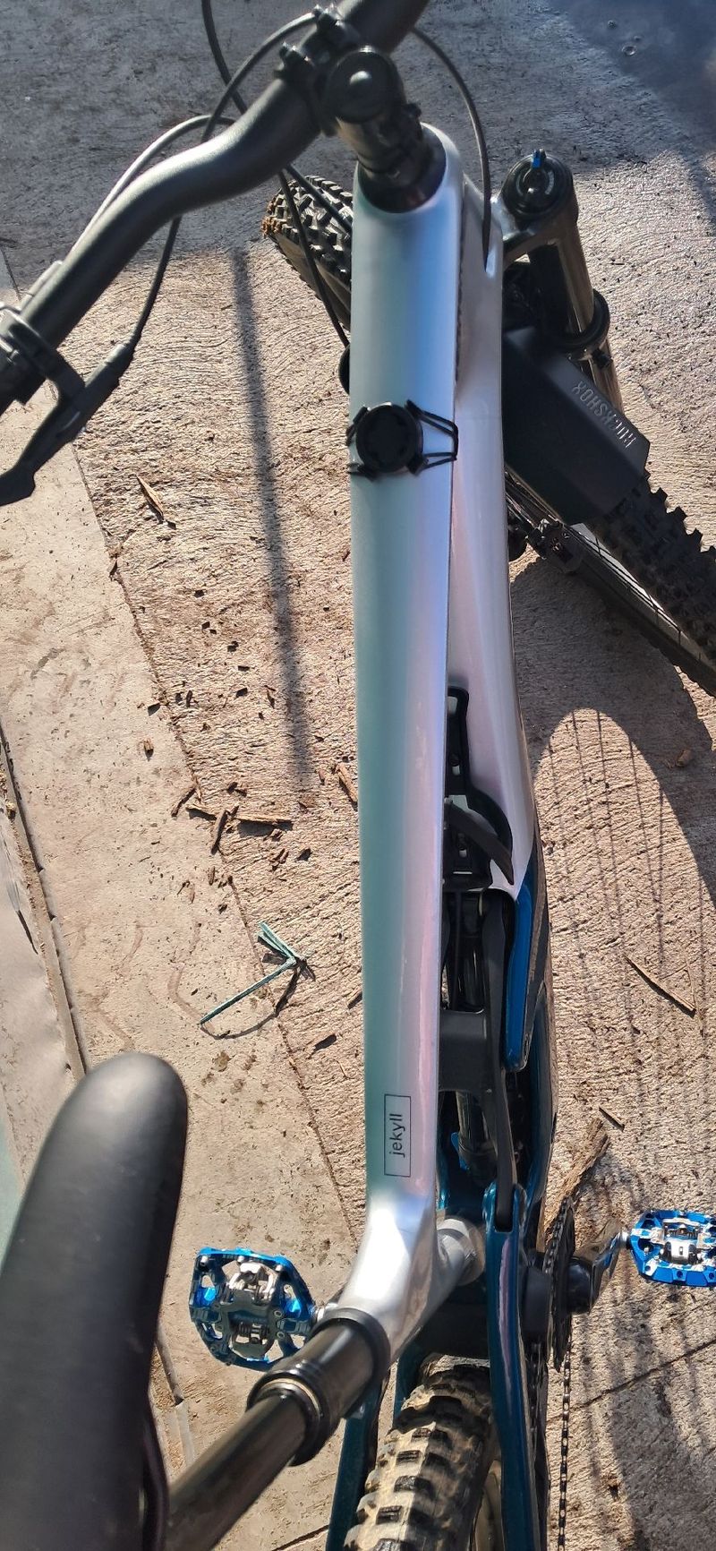 Used Cannondale Jekyll Shimano Deore XT Di2 2024 Mountainbike, White — image 10 of 10