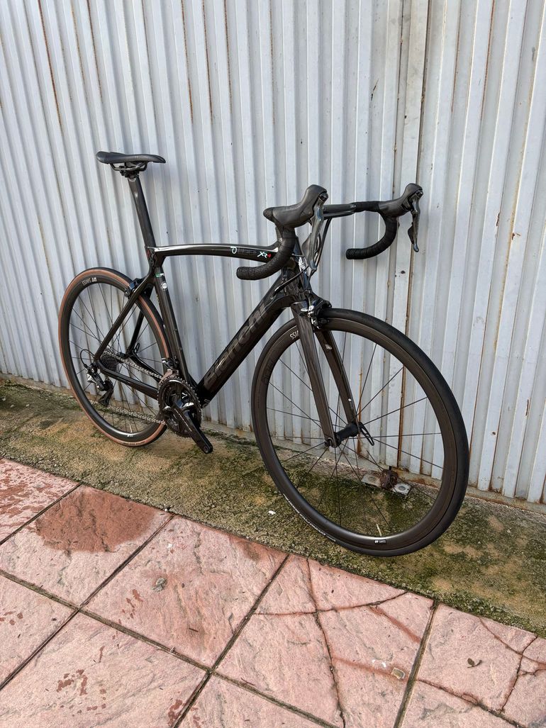 Used Bianchi Oltre XR.4 Dura Ace 2017 2017 Road & Gravel, Black — image 4 of 5