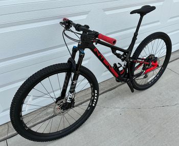 Used Intense SNIPER XC EXPERT 2023 2023 Mountainbike, Red, 29 — image 13 of 19