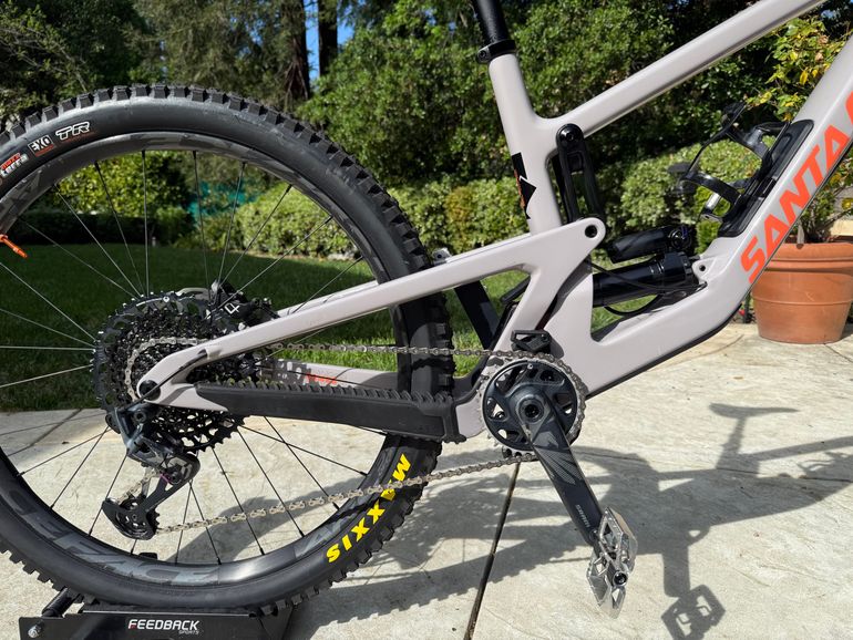 Used Santa Cruz NOMAD X01 / Air / Carbon CC / MX 2023 2023 Mountainbike, Light Gray, 29, 27.5 — image 6 of 11