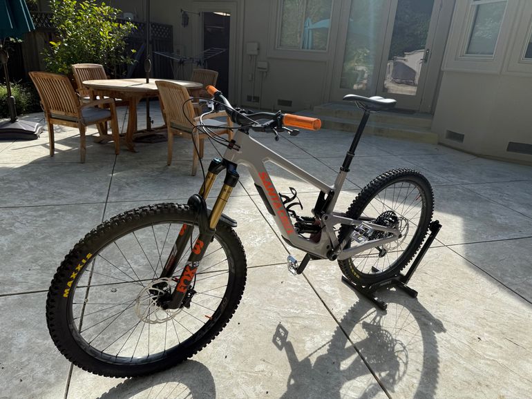 Used Santa Cruz NOMAD X01 / Air / Carbon CC / MX 2023 2023 Mountainbike, Light Gray, 29, 27.5 — image 5 of 11