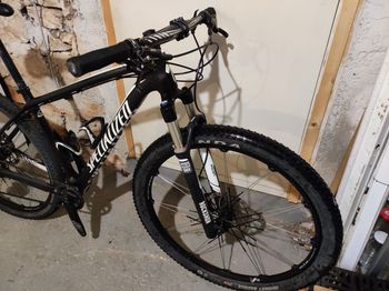 Used Specialized Stumpjumper Expert Carbon 29 World Cup 2016 2016 Mountainbike, Black, 29 — image 3 of 9
