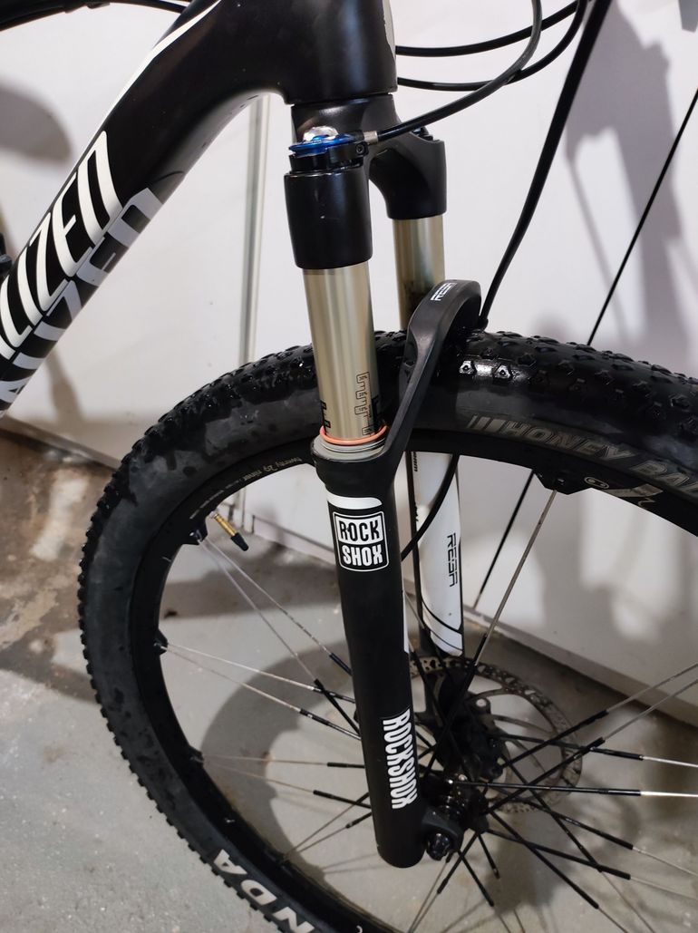 Used Specialized Stumpjumper Expert Carbon 29 World Cup 2016 2016 Mountainbike, Black, 29 — image 8 of 9