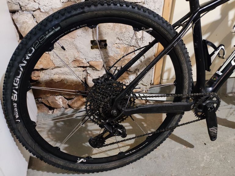 Used Specialized Stumpjumper Expert Carbon 29 World Cup 2016 2016 Mountainbike, Black, 29 — image 4 of 9