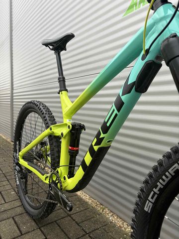 Käytetty Trek Slash 8 2020 2020 Mountainbike — kuva 7 / 14