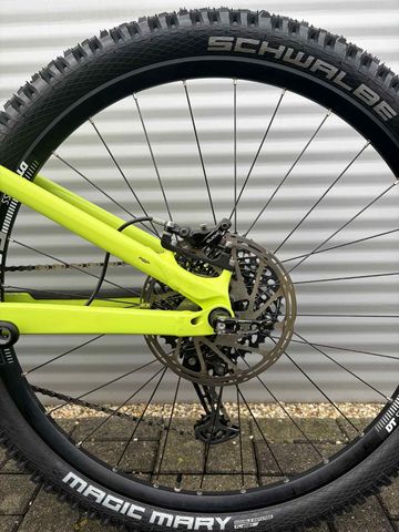 Käytetty Trek Slash 8 2020 2020 Mountainbike — kuva 2 / 14