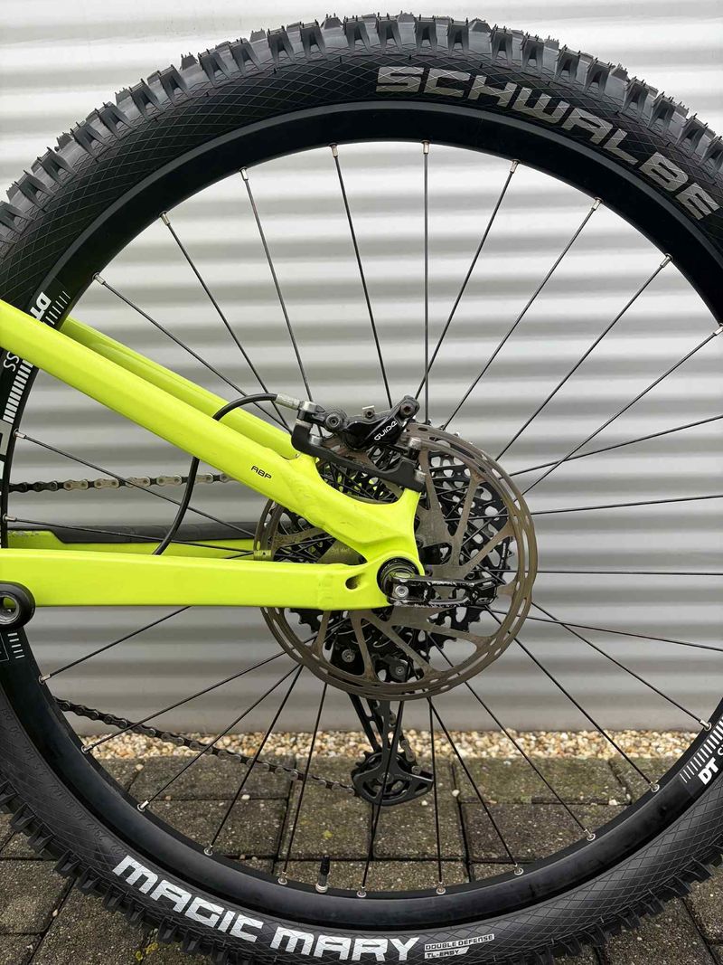 Käytetty Trek Slash 8 2020 2020 Mountainbike — kuva 2 / 14