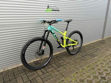 Käytetty Trek Slash 8 2020 2020 Mountainbike — kuva 5 / 14