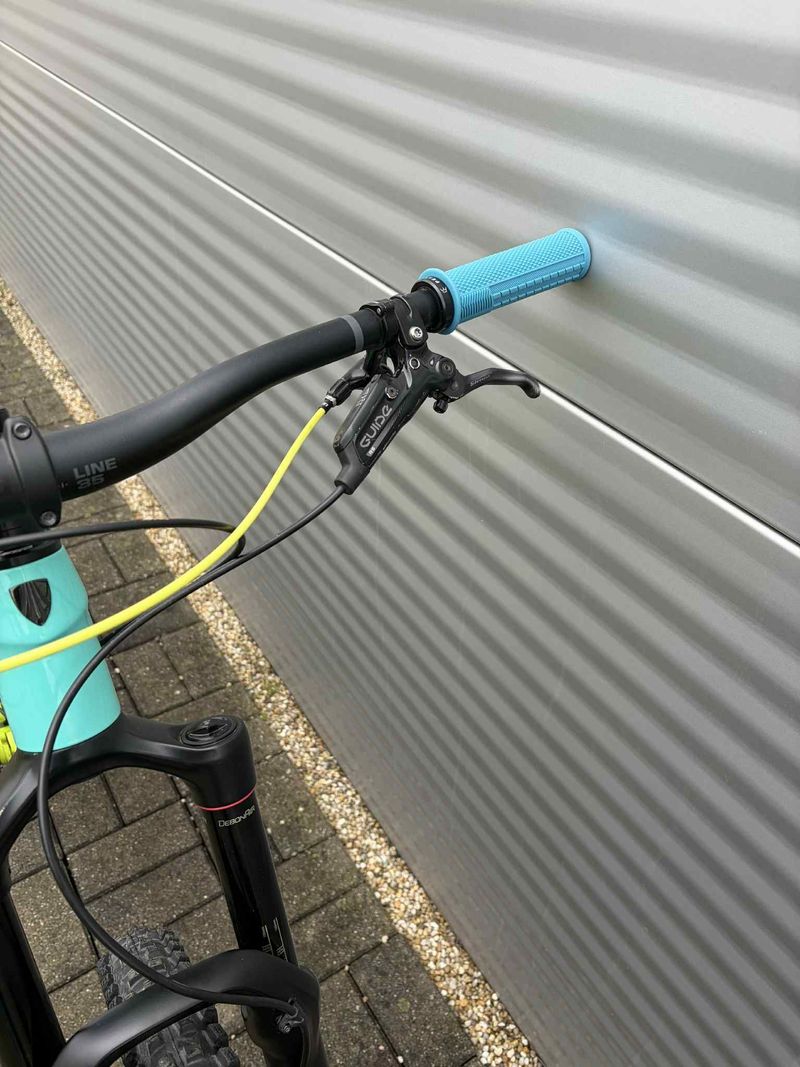 Käytetty Trek Slash 8 2020 2020 Mountainbike — kuva 9 / 14