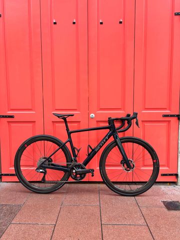 Použité Scott Addict 20 2025 2025 Road & Gravel — obrázek 1 z 9