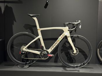 Pinarello F7 SRAM FORCE AXS 2025 2025 Road & Gravel usato