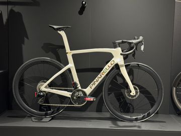 Pinarello F7 SRAM FORCE AXS 2025 2025 Road & Gravel usato, Bianco — immagine 1 di 5