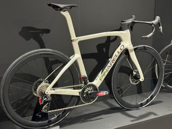 Brugt Pinarello F7 SRAM FORCE AXS 2025 2025 Road & Gravel — billede 2 af 5