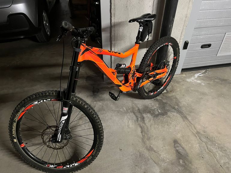 Used Kellys NOID 70 27.5" 2021 2021 Mountainbike, Arancione — image 1 of 11