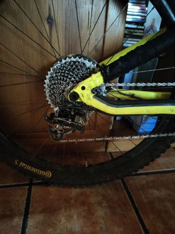 Tweedehands Commencal Meta AM V4 2015 Mountainbike — afbeelding 3 van 9