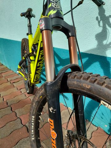 Tweedehands Commencal Meta AM V4 2015 Mountainbike — afbeelding 7 van 9