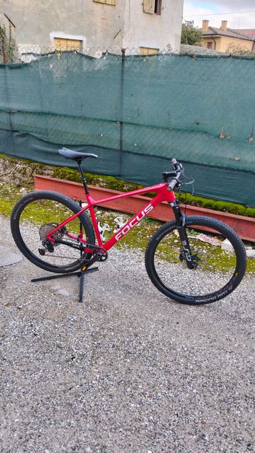 Focus RAVEN 8.8 2020 2020 Mountainbike usato, Rosso — immagine 1 di 7