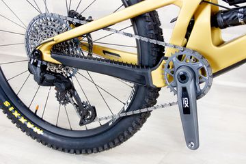 Used Santa Cruz Bronson C 2025 Mountainbike, Orange — image 5 of 19
