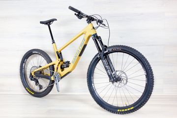Used Santa Cruz Bronson C 2025 Mountainbike, Orange — image 13 of 19