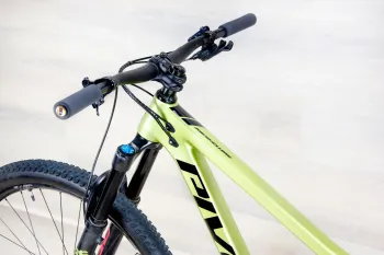 Used Pivot Switchblade Race 2022 Mountainbike, Green — image 15 of 19