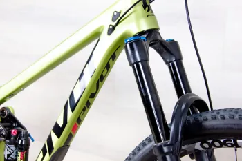 Used Pivot Switchblade Race 2022 Mountainbike, Green — image 9 of 19